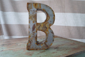"B" 14" Serif